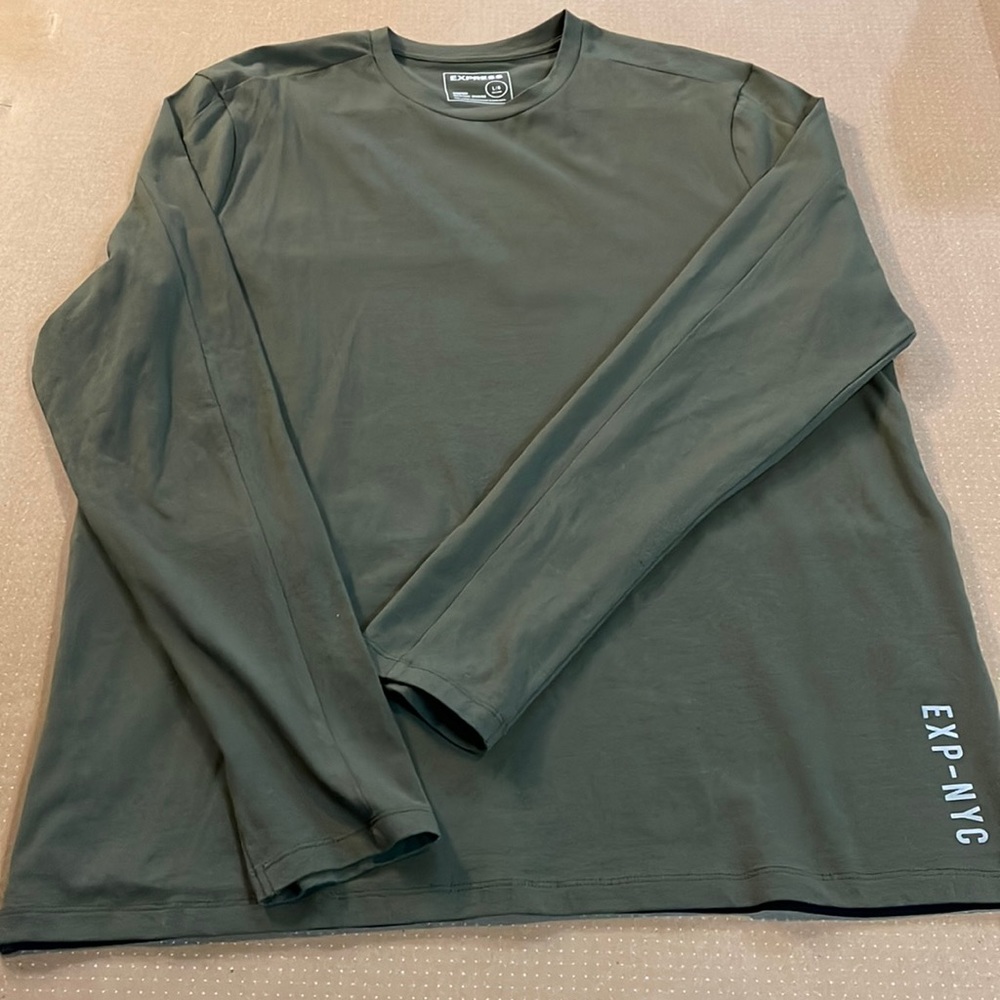 Express long sleeve T-shirt NWT